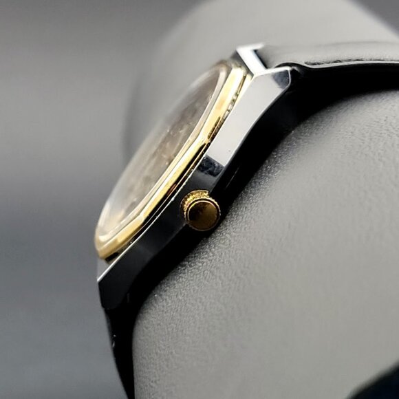 Vintage Timex Royal Oak Mechanical Watch – Black Dial – Gold Bezel – New Strap – - Picture 4 of 6